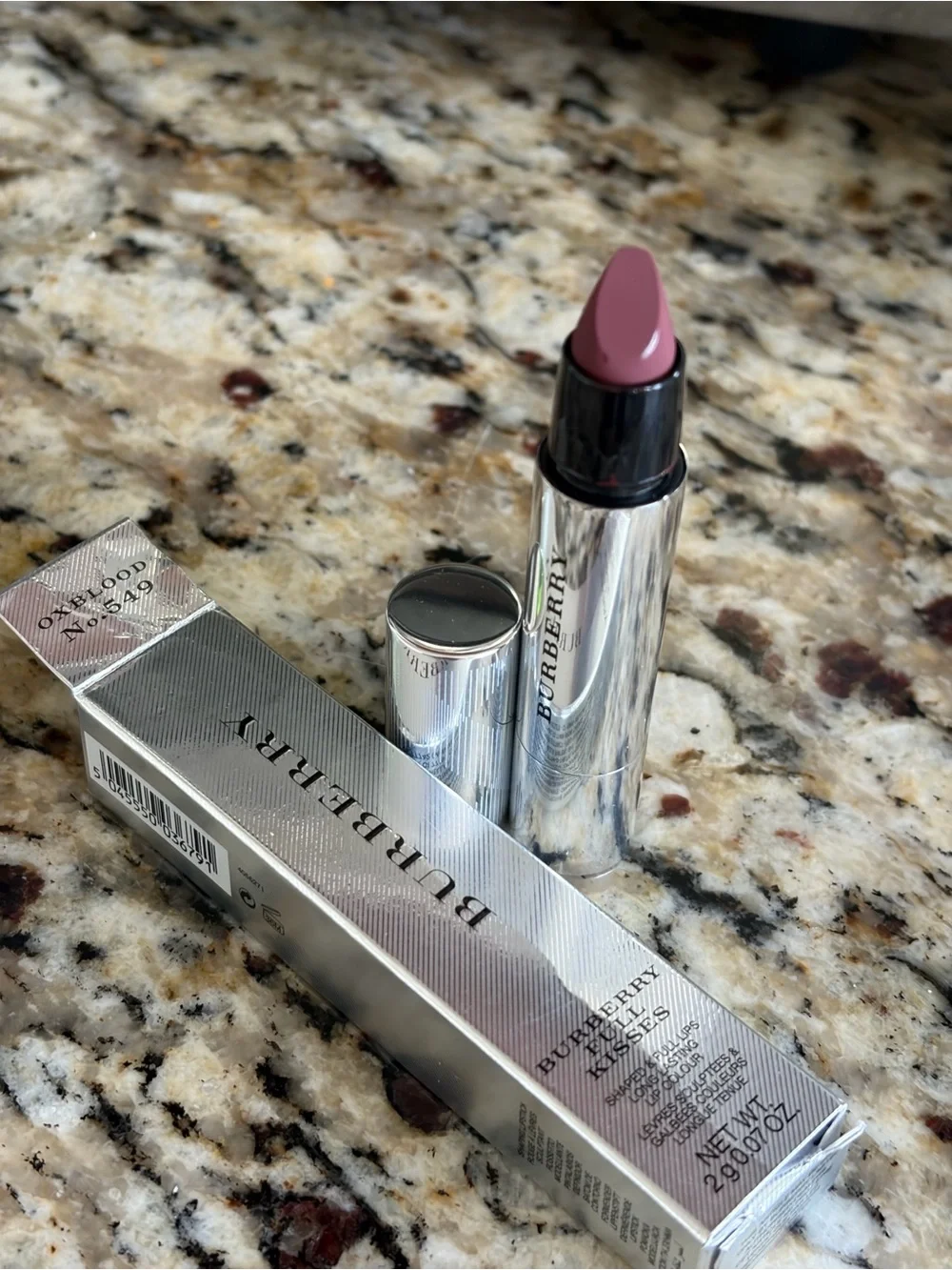 ⚡️🖤Burberry Oxblood Full Kisses Shapes & Full Lips Lip Color